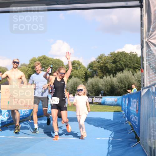 25.08.2024 - Elbe Triathlon Hamburg H.Heesch http://msf.ph/oto/6858307 25.08.2024 16:23:17 Ziel  meine-sportfotos.de