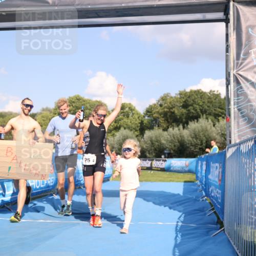 25.08.2024 - Elbe Triathlon Hamburg H.Heesch http://msf.ph/oto/6858318 25.08.2024 16:23:17 Ziel  meine-sportfotos.de