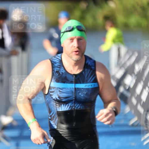 25.08.2024 - Elbe Triathlon Hamburg H.Heesch http://msf.ph/oto/6858333 25.08.2024 09:08:07 Schwimmen 268, 269, 279, 300, 359 meine-sportfotos.de