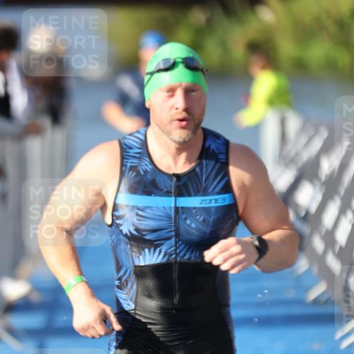 25.08.2024 - Elbe Triathlon Hamburg H.Heesch http://msf.ph/oto/6858337 25.08.2024 09:08:07 Schwimmen 268, 269, 279, 300, 359 meine-sportfotos.de