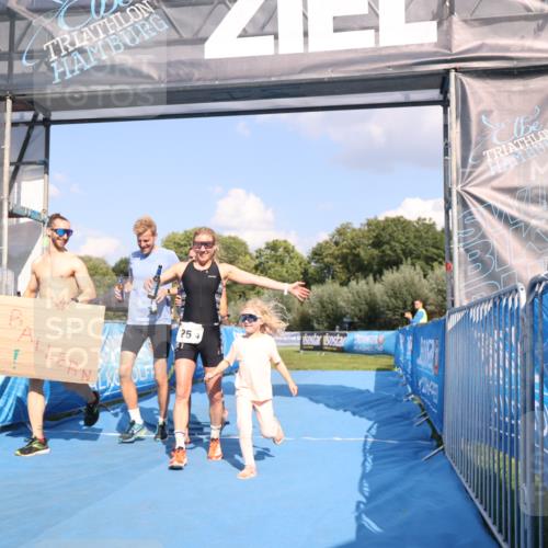 25.08.2024 - Elbe Triathlon Hamburg H.Heesch http://msf.ph/oto/6858351 25.08.2024 16:23:17 Ziel  meine-sportfotos.de