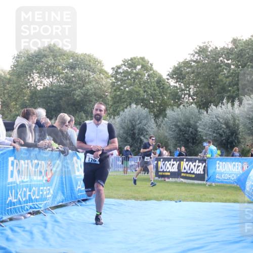 25.08.2024 - Elbe Triathlon Hamburg H.Heesch http://msf.ph/oto/6858374 25.08.2024 10:56:34 Ziel 170 meine-sportfotos.de