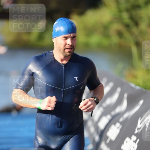 25.08.2024 - Elbe Triathlon Hamburg H.Heesch http://msf.ph/oto/6858396 25.08.2024 09:08:11 Schwimmen 268, 269, 279, 300, 359 meine-sportfotos.de