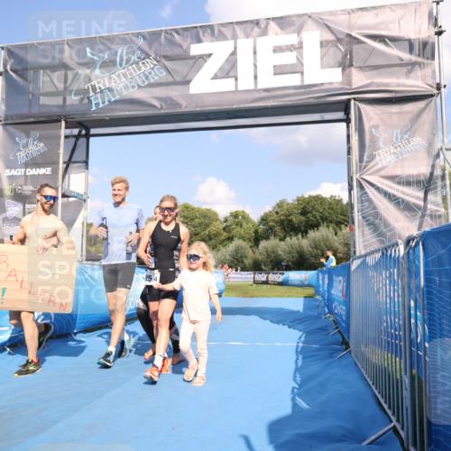 25.08.2024 - Elbe Triathlon Hamburg H.Heesch http://msf.ph/oto/6858398 25.08.2024 16:23:18 Ziel  meine-sportfotos.de