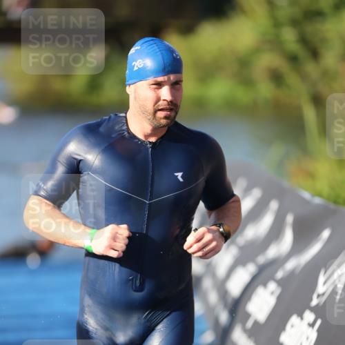 25.08.2024 - Elbe Triathlon Hamburg H.Heesch http://msf.ph/oto/6858399 25.08.2024 09:08:11 Schwimmen 268, 269, 279, 300, 359 meine-sportfotos.de