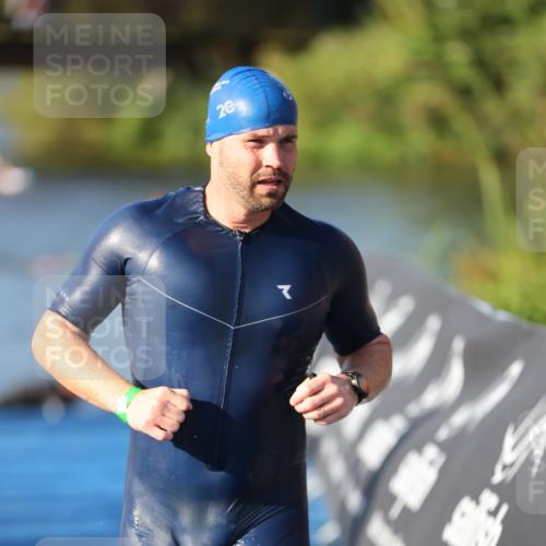 25.08.2024 - Elbe Triathlon Hamburg H.Heesch http://msf.ph/oto/6858402 25.08.2024 09:08:11 Schwimmen 268, 269, 279, 300, 359 meine-sportfotos.de