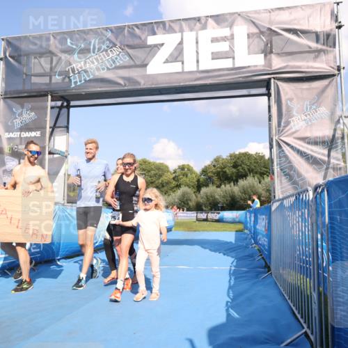 25.08.2024 - Elbe Triathlon Hamburg H.Heesch http://msf.ph/oto/6858404 25.08.2024 16:23:18 Ziel  meine-sportfotos.de