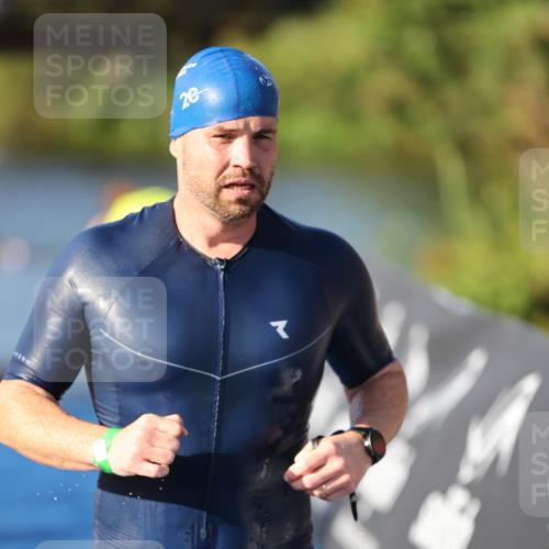 25.08.2024 - Elbe Triathlon Hamburg H.Heesch http://msf.ph/oto/6858409 25.08.2024 09:08:12 Schwimmen 268, 269, 279, 300, 359 meine-sportfotos.de