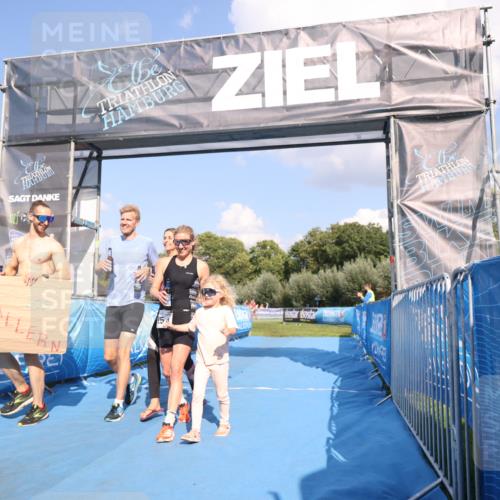 25.08.2024 - Elbe Triathlon Hamburg H.Heesch http://msf.ph/oto/6858410 25.08.2024 16:23:18 Ziel  meine-sportfotos.de