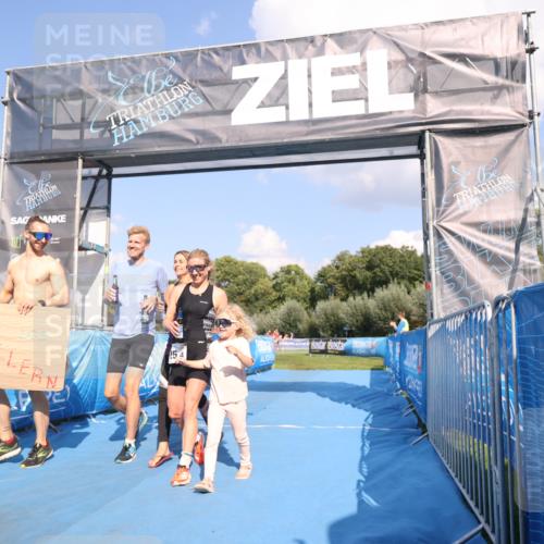 25.08.2024 - Elbe Triathlon Hamburg H.Heesch http://msf.ph/oto/6858415 25.08.2024 16:23:18 Ziel  meine-sportfotos.de
