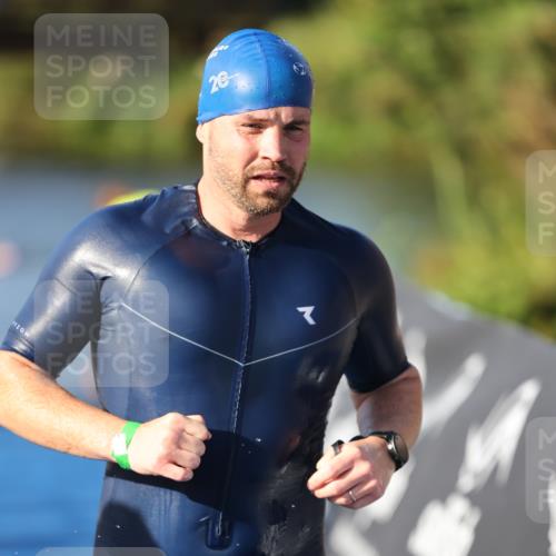 25.08.2024 - Elbe Triathlon Hamburg H.Heesch http://msf.ph/oto/6858417 25.08.2024 09:08:12 Schwimmen 268, 269, 279, 300, 359 meine-sportfotos.de
