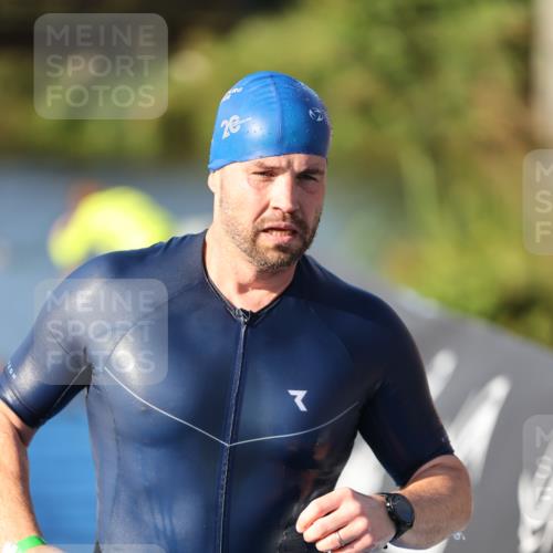 25.08.2024 - Elbe Triathlon Hamburg H.Heesch http://msf.ph/oto/6858429 25.08.2024 09:08:12 Schwimmen 268, 269, 279, 300, 359 meine-sportfotos.de