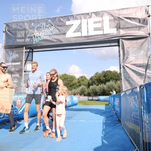 25.08.2024 - Elbe Triathlon Hamburg H.Heesch http://msf.ph/oto/6858431 25.08.2024 16:23:18 Ziel  meine-sportfotos.de