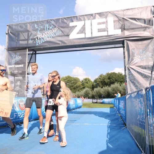 25.08.2024 - Elbe Triathlon Hamburg H.Heesch http://msf.ph/oto/6858440 25.08.2024 16:23:18 Ziel  meine-sportfotos.de