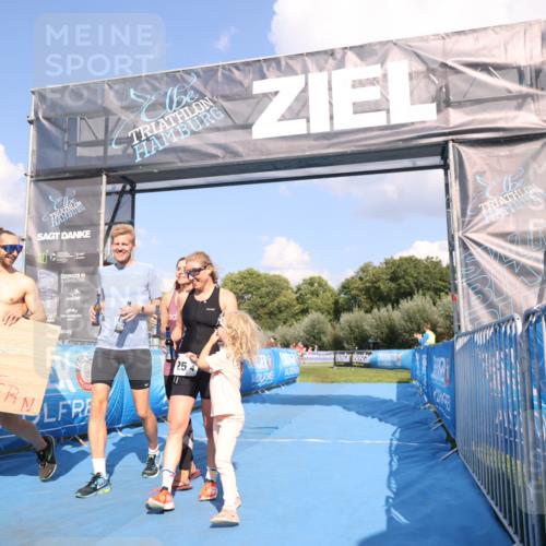 25.08.2024 - Elbe Triathlon Hamburg H.Heesch http://msf.ph/oto/6858446 25.08.2024 16:23:18 Ziel  meine-sportfotos.de