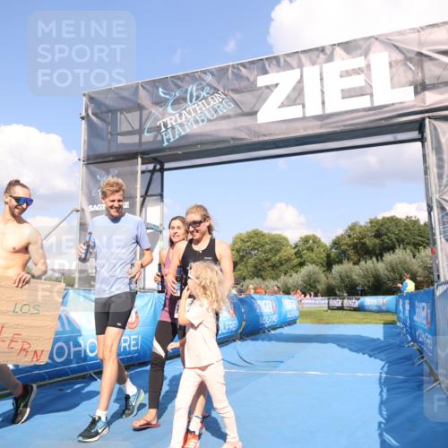 25.08.2024 - Elbe Triathlon Hamburg H.Heesch http://msf.ph/oto/6858462 25.08.2024 16:23:19 Ziel  meine-sportfotos.de