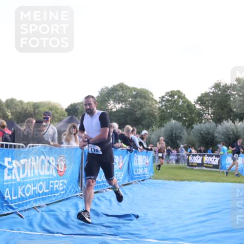 25.08.2024 - Elbe Triathlon Hamburg H.Heesch http://msf.ph/oto/6858463 25.08.2024 10:56:35 Ziel 170 meine-sportfotos.de