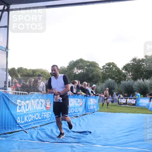 25.08.2024 - Elbe Triathlon Hamburg H.Heesch http://msf.ph/oto/6858472 25.08.2024 10:56:35 Ziel 170 meine-sportfotos.de
