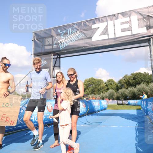 25.08.2024 - Elbe Triathlon Hamburg H.Heesch http://msf.ph/oto/6858483 25.08.2024 16:23:19 Ziel  meine-sportfotos.de
