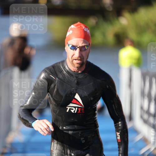 25.08.2024 - Elbe Triathlon Hamburg H.Heesch http://msf.ph/oto/6858491 25.08.2024 09:08:33 Schwimmen 319, 391 meine-sportfotos.de