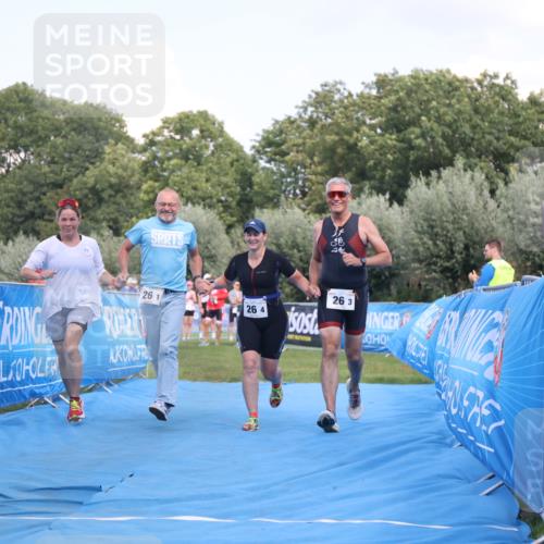 25.08.2024 - Elbe Triathlon Hamburg H.Heesch http://msf.ph/oto/6858492 25.08.2024 16:26:07 Ziel  meine-sportfotos.de