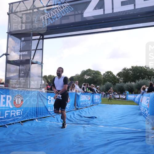 25.08.2024 - Elbe Triathlon Hamburg H.Heesch http://msf.ph/oto/6858497 25.08.2024 10:56:35 Ziel 170 meine-sportfotos.de