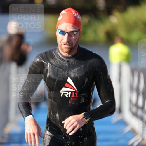 25.08.2024 - Elbe Triathlon Hamburg H.Heesch http://msf.ph/oto/6858500 25.08.2024 09:08:33 Schwimmen 319, 391 meine-sportfotos.de
