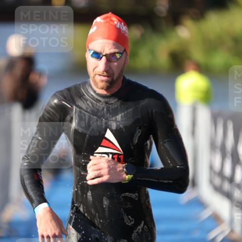 25.08.2024 - Elbe Triathlon Hamburg H.Heesch http://msf.ph/oto/6858507 25.08.2024 09:08:33 Schwimmen 319, 391 meine-sportfotos.de
