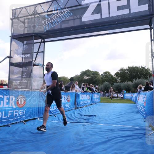 25.08.2024 - Elbe Triathlon Hamburg H.Heesch http://msf.ph/oto/6858508 25.08.2024 10:56:35 Ziel 170 meine-sportfotos.de