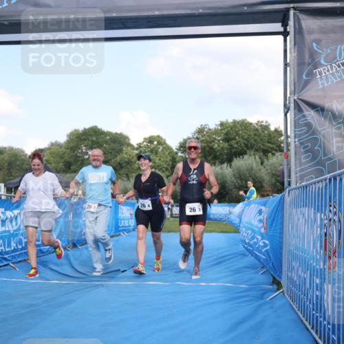 25.08.2024 - Elbe Triathlon Hamburg H.Heesch http://msf.ph/oto/6858510 25.08.2024 16:26:08 Ziel  meine-sportfotos.de