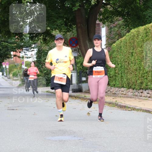 25.08.2024 - 20. Blankeneser Heldenlauf Strokosch-Dieckow http://msf.ph/oto/6858511 25.08.2024 09:52:01 Ziel 203, 260, 261 meine-sportfotos.de