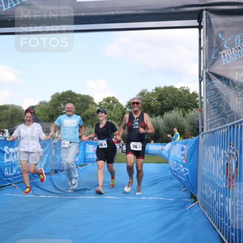 25.08.2024 - Elbe Triathlon Hamburg H.Heesch http://msf.ph/oto/6858515 25.08.2024 16:26:08 Ziel  meine-sportfotos.de