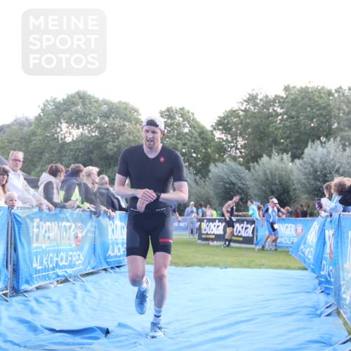 25.08.2024 - Elbe Triathlon Hamburg H.Heesch http://msf.ph/oto/6858528 25.08.2024 10:56:56 Ziel 200, 252, 278, 309 meine-sportfotos.de