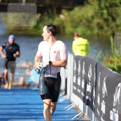 25.08.2024 - Elbe Triathlon Hamburg H.Heesch http://msf.ph/oto/6858532 25.08.2024 09:09:23 Schwimmen 199, 200, 213, 267, 327 meine-sportfotos.de