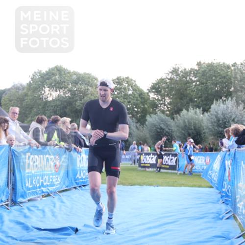25.08.2024 - Elbe Triathlon Hamburg H.Heesch http://msf.ph/oto/6858533 25.08.2024 10:56:56 Ziel 200, 252, 278, 309 meine-sportfotos.de