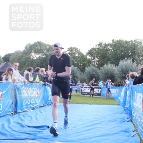 25.08.2024 - Elbe Triathlon Hamburg H.Heesch http://msf.ph/oto/6858544 25.08.2024 10:56:56 Ziel 200, 252, 278, 309 meine-sportfotos.de