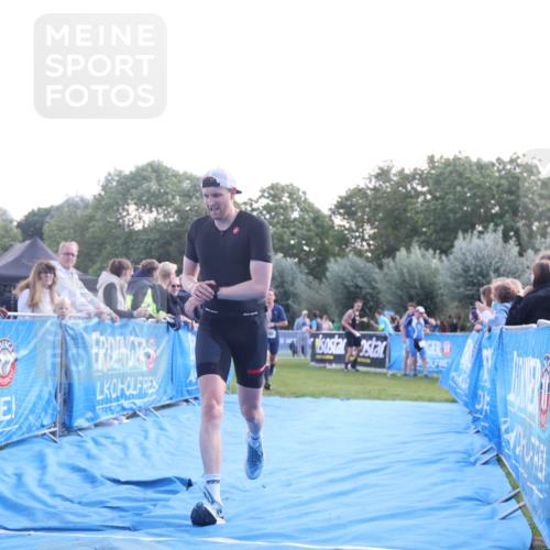 25.08.2024 - Elbe Triathlon Hamburg H.Heesch http://msf.ph/oto/6858547 25.08.2024 10:56:56 Ziel 200, 252, 278, 309 meine-sportfotos.de