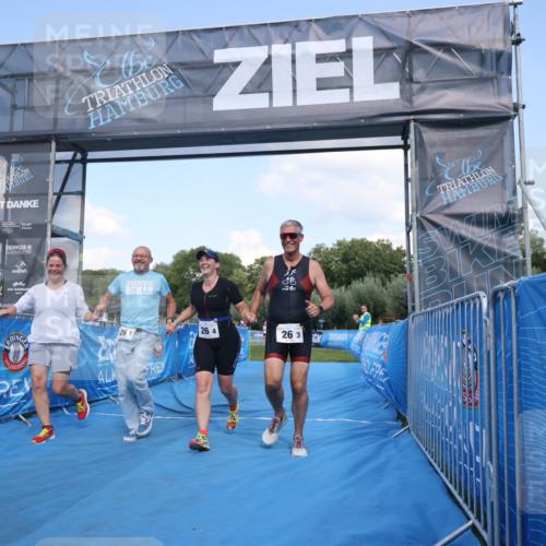 25.08.2024 - Elbe Triathlon Hamburg H.Heesch http://msf.ph/oto/6858548 25.08.2024 16:26:09 Ziel  meine-sportfotos.de