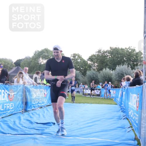25.08.2024 - Elbe Triathlon Hamburg H.Heesch http://msf.ph/oto/6858564 25.08.2024 10:56:56 Ziel 200, 252, 278, 309 meine-sportfotos.de
