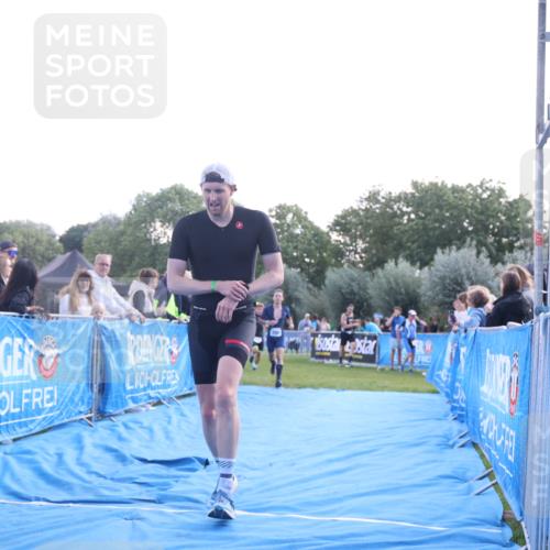 25.08.2024 - Elbe Triathlon Hamburg H.Heesch http://msf.ph/oto/6858565 25.08.2024 10:56:56 Ziel 200, 252, 278, 309 meine-sportfotos.de