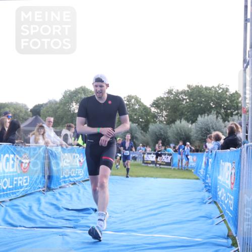 25.08.2024 - Elbe Triathlon Hamburg H.Heesch http://msf.ph/oto/6858570 25.08.2024 10:56:56 Ziel 200, 252, 278, 309 meine-sportfotos.de