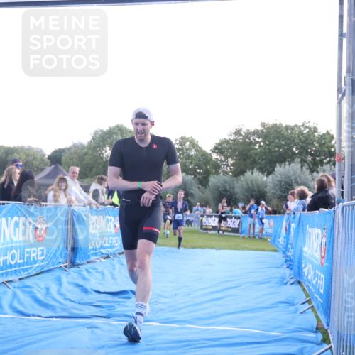 25.08.2024 - Elbe Triathlon Hamburg H.Heesch http://msf.ph/oto/6858573 25.08.2024 10:56:56 Ziel 200, 252, 278, 309 meine-sportfotos.de