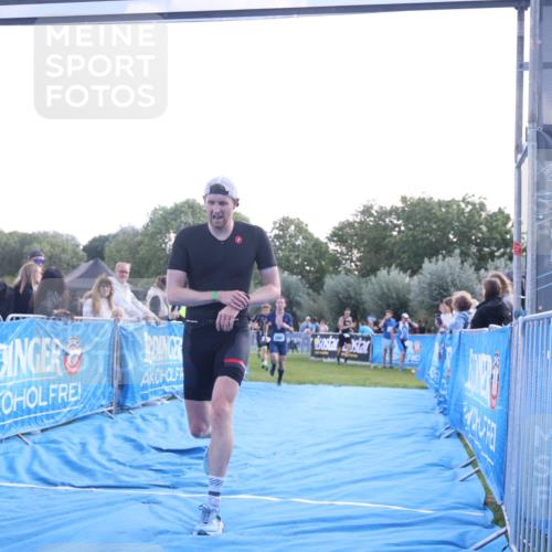 25.08.2024 - Elbe Triathlon Hamburg H.Heesch http://msf.ph/oto/6858577 25.08.2024 10:56:56 Ziel 200, 252, 278, 309 meine-sportfotos.de