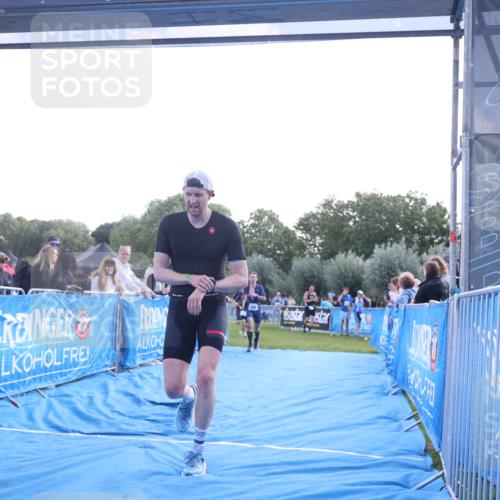 25.08.2024 - Elbe Triathlon Hamburg H.Heesch http://msf.ph/oto/6858584 25.08.2024 10:56:57 Ziel 200, 252, 278, 309 meine-sportfotos.de