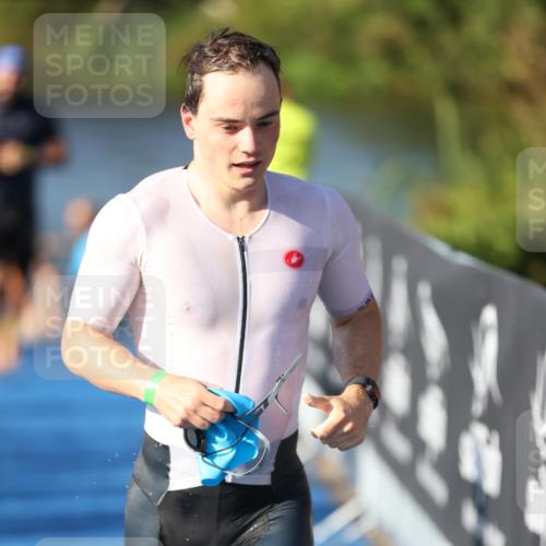 25.08.2024 - Elbe Triathlon Hamburg H.Heesch http://msf.ph/oto/6858589 25.08.2024 09:09:25 Schwimmen 199, 200, 213, 267, 327, 328 meine-sportfotos.de