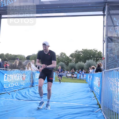 25.08.2024 - Elbe Triathlon Hamburg H.Heesch http://msf.ph/oto/6858591 25.08.2024 10:56:57 Ziel 200, 252, 278, 309 meine-sportfotos.de