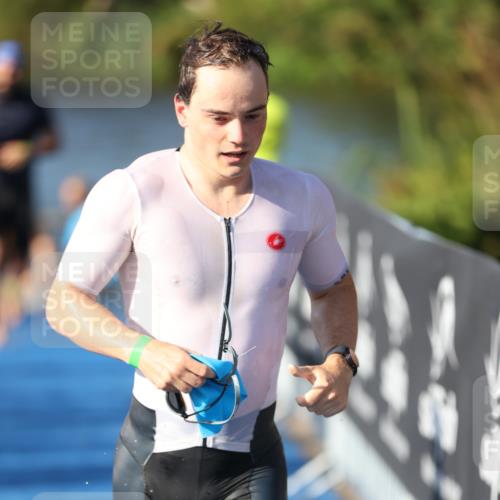 25.08.2024 - Elbe Triathlon Hamburg H.Heesch http://msf.ph/oto/6858594 25.08.2024 09:09:25 Schwimmen 199, 200, 213, 267, 327, 328 meine-sportfotos.de