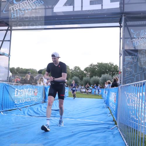 25.08.2024 - Elbe Triathlon Hamburg H.Heesch http://msf.ph/oto/6858597 25.08.2024 10:56:57 Ziel 200, 252, 278, 309 meine-sportfotos.de