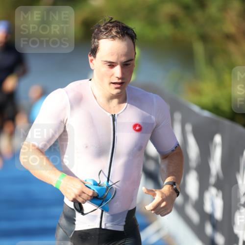 25.08.2024 - Elbe Triathlon Hamburg H.Heesch http://msf.ph/oto/6858598 25.08.2024 09:09:25 Schwimmen 199, 200, 213, 267, 327, 328 meine-sportfotos.de