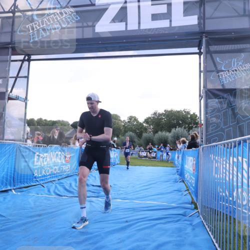 25.08.2024 - Elbe Triathlon Hamburg H.Heesch http://msf.ph/oto/6858605 25.08.2024 10:56:57 Ziel 200, 252, 278, 309 meine-sportfotos.de
